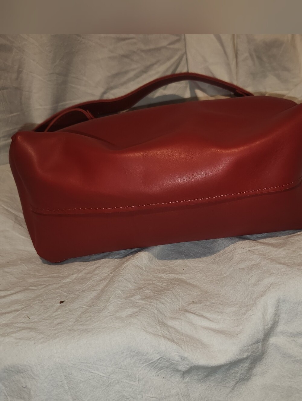 GUC PLG Small Triangle In Ruby - Picture 4 of 6